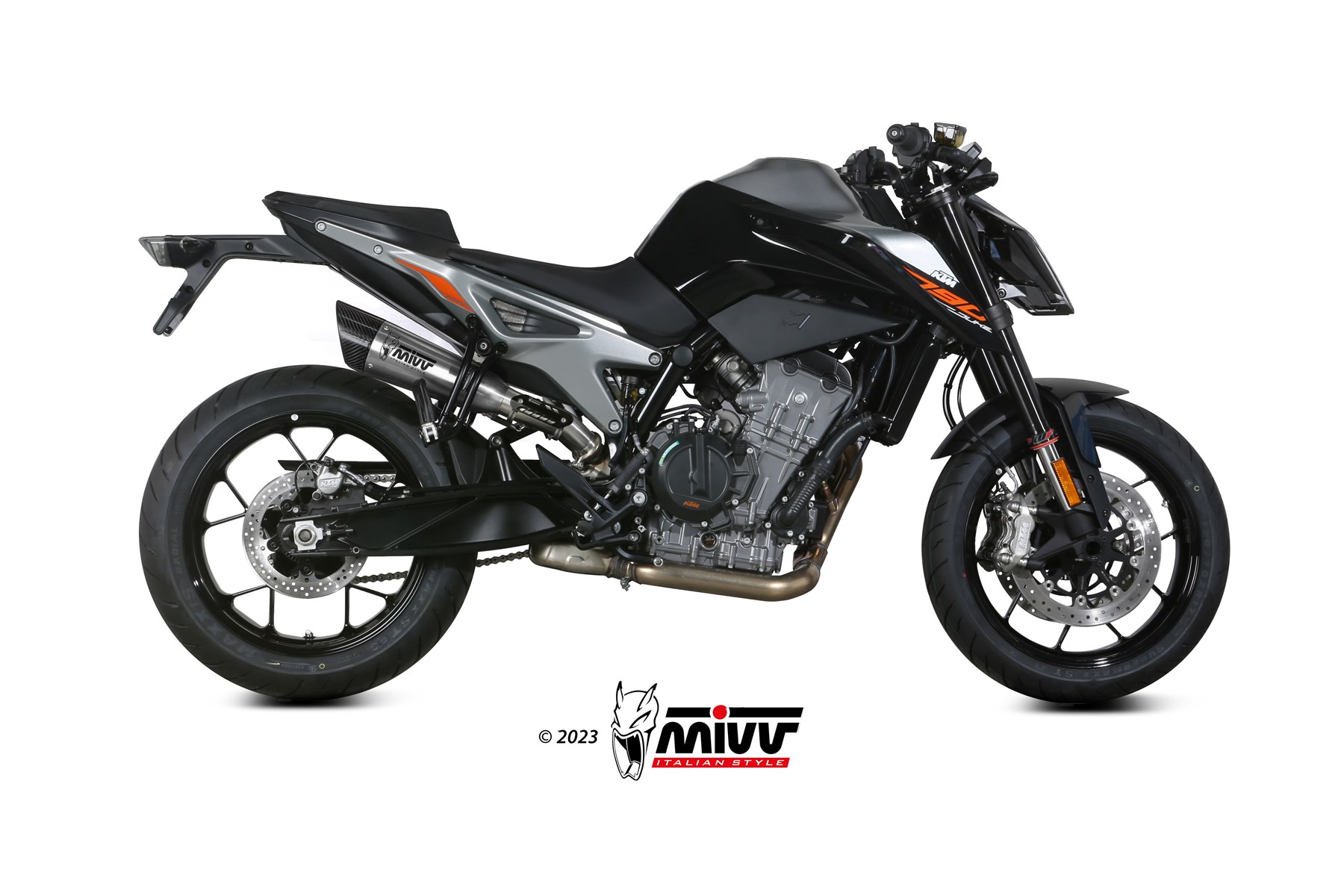 KTM_Duke790_18-_73KT020LC5T_01.jpg